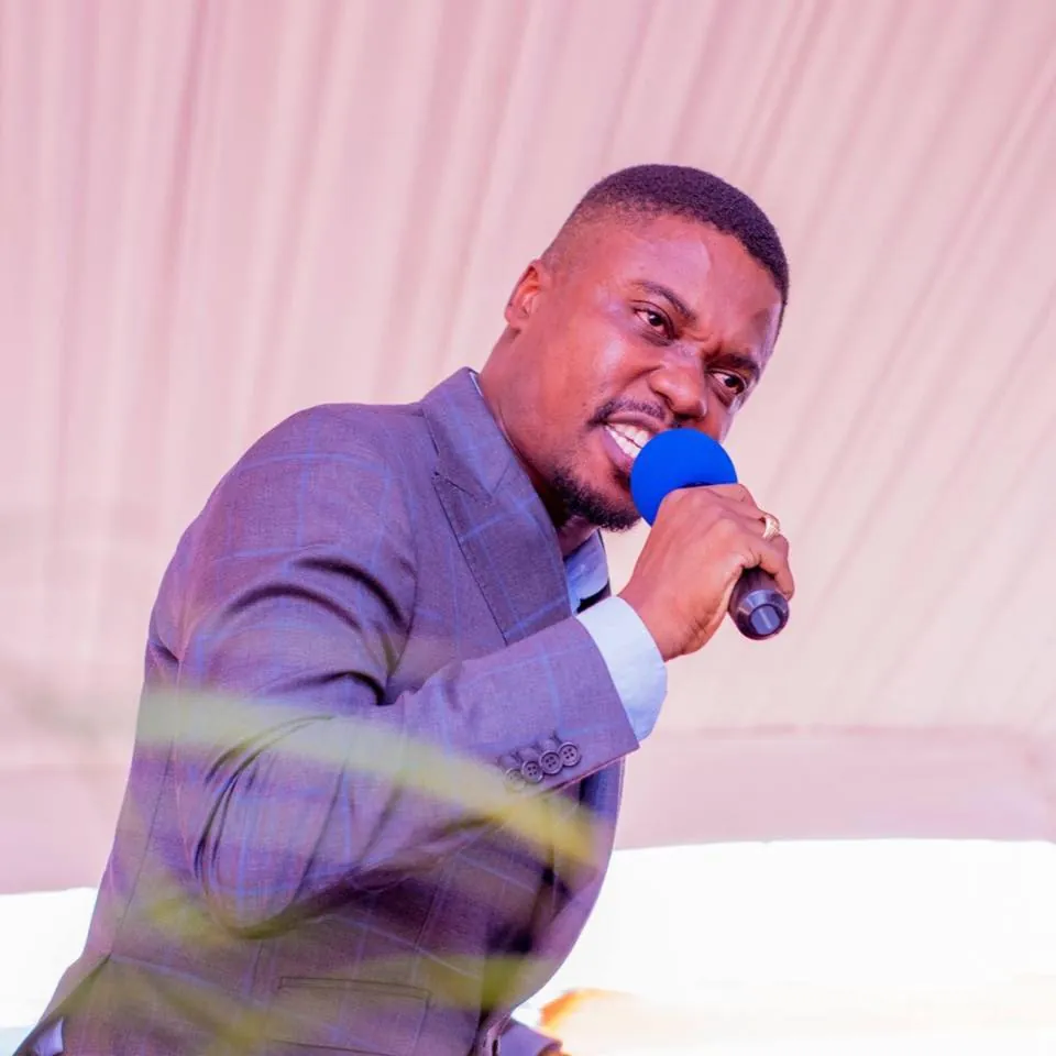 PASTOR DENNY TIMANE  VS PROFETA JOEL WILLIAM