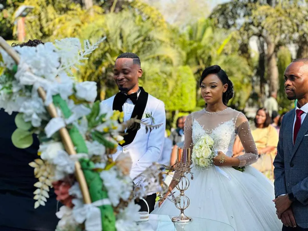 CANTORA MOÇAMBICANA DAISY BUQUE  CASOU NO ÚLTIMO FIM DE SEMANA