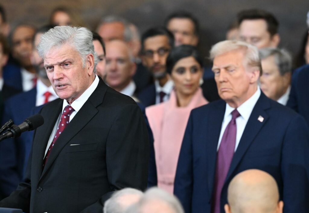 Franklin Graham realiza oração durante posse de Donald Trump como presidente dos EUA