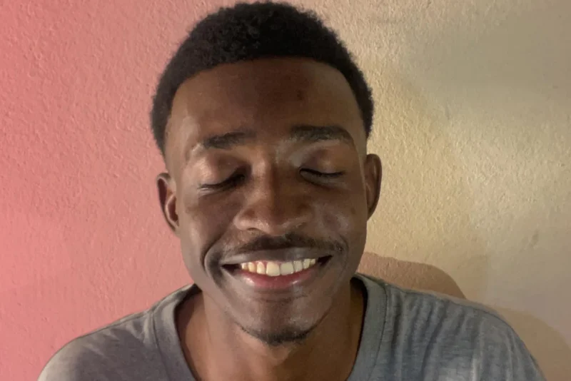 VANDO XAVIER INCENTIVA JOVENS CRISTÃOS A CONFIAREM NA GRAÇA DE DEUS PARA VENCER VÍCIOS