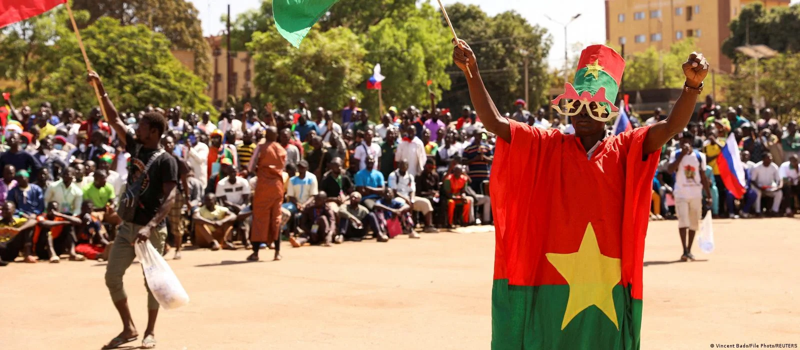 BURKINA FASO APROVA LEI PARA REGULAR LÍDERES RELIGIOSOS E GERA DEBATE SOBRE LIBERDADE DE CULTO