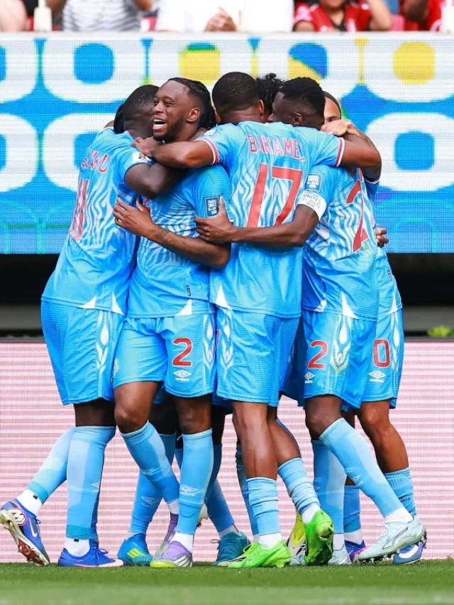 DERROTA EM CAMPO, FÉ INABALÁVEL: SELECÇÃO DA RD CONGO ORA APÓS O APITO FINAL E EMOCIONA AS REDES SOCIAIS