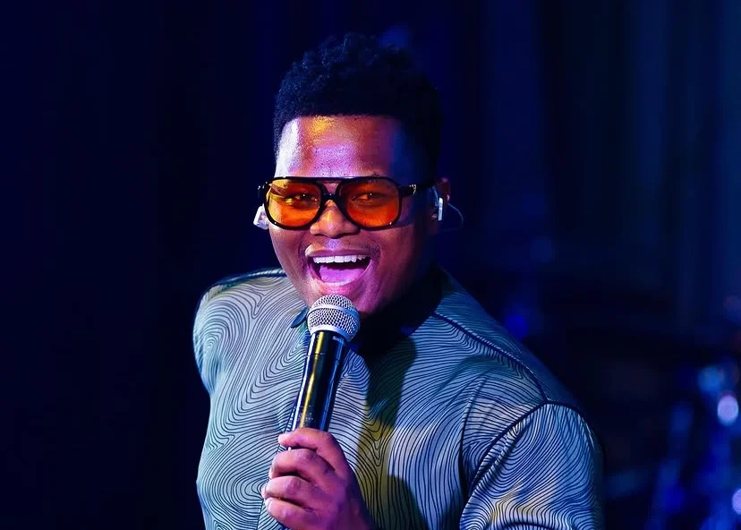 CANTOR GOSPEL SUL-AFRICANO AYANDA NTANZI DEFENDE-SE DE ACUSAÇÕES DE XENOFOBIA: “NÃO É ÓDIO, É ORDEM”